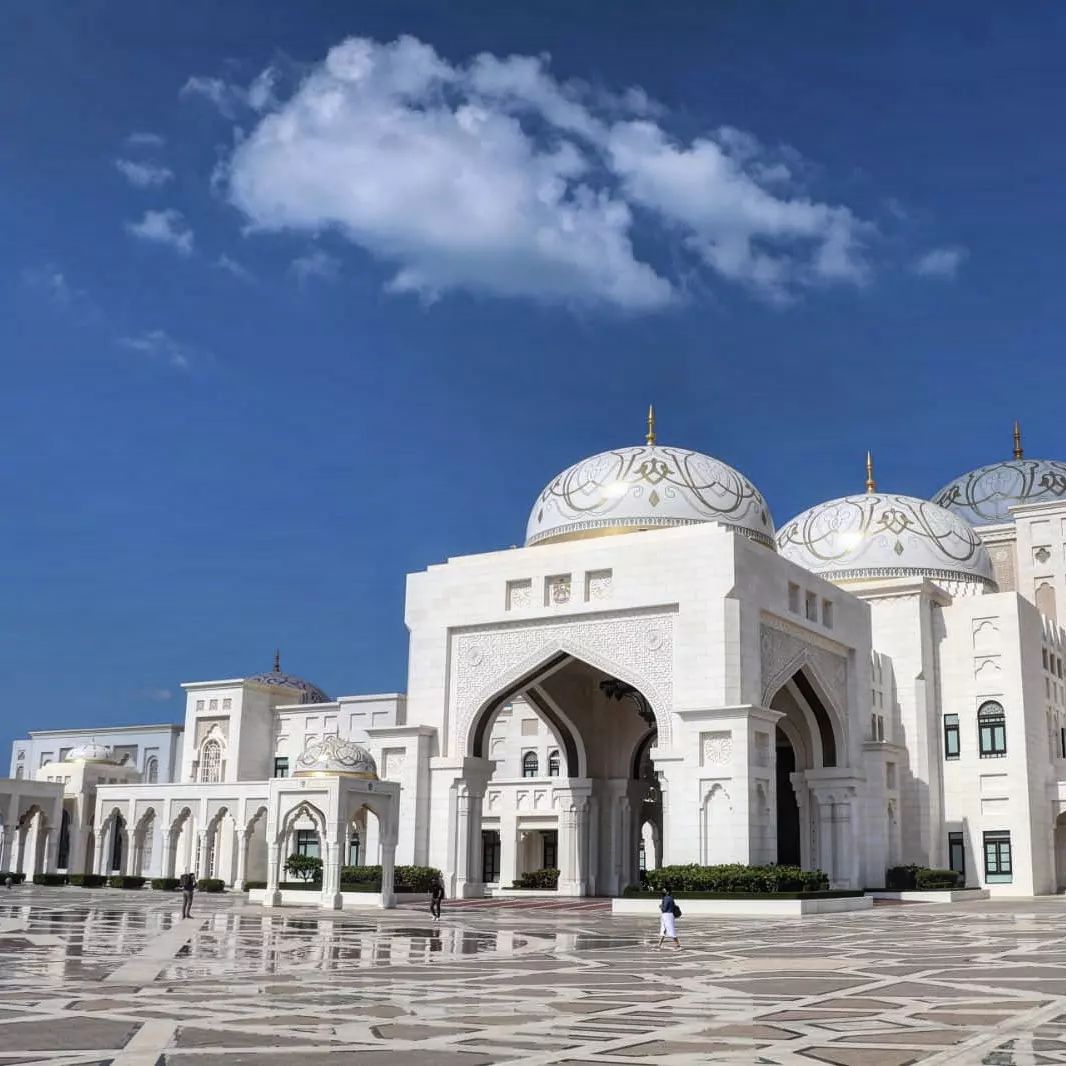Qasr Al Watan, Abu Dhabi
(Palazzo Presidenziale)
.
#abudhabi #visitabudhabi #qasralwatan #travelblog 
.
📸 @grtrsm